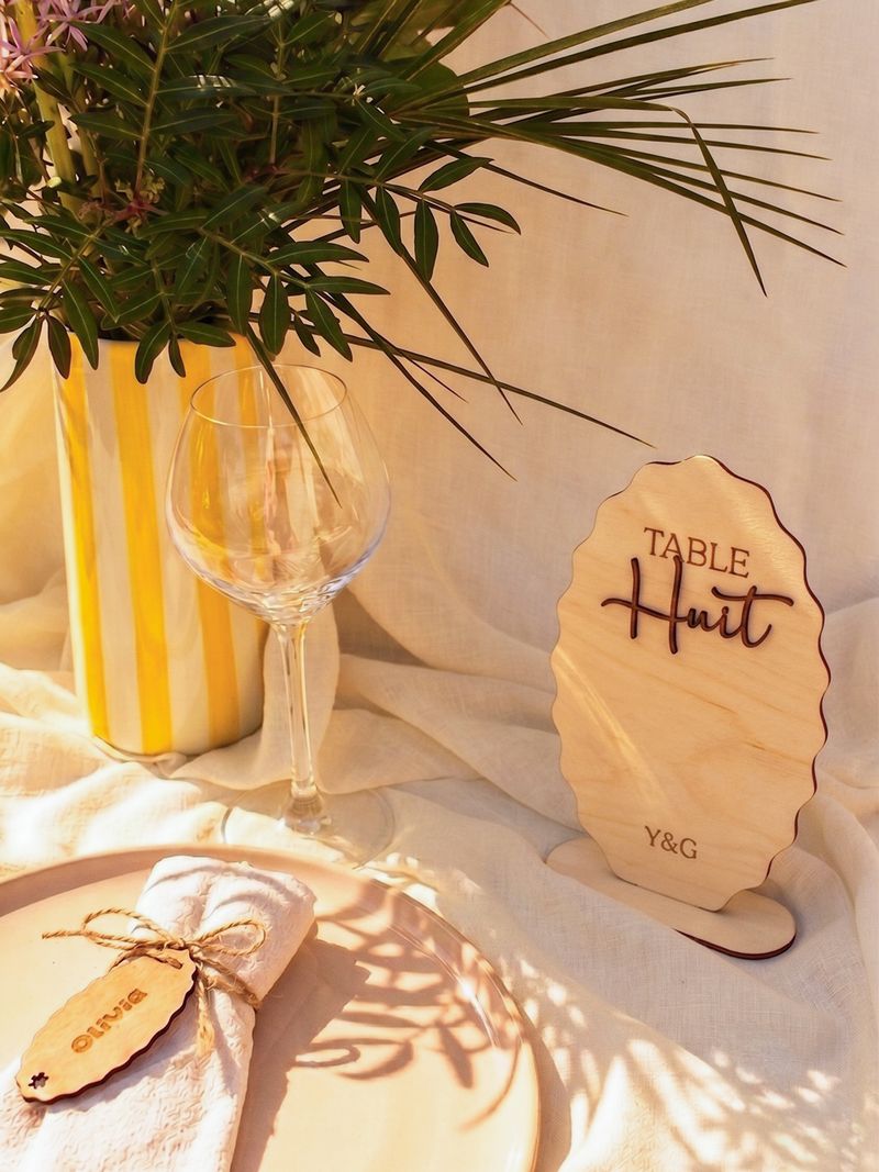 numéros-de-table-marque-place-bois-assortis